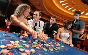 Live scoreboard Free Fire World Series di svip4 menampilkan posisi tim dan poin real-time selama turnamen